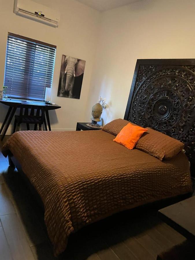 Vive Zen Queen Apartment